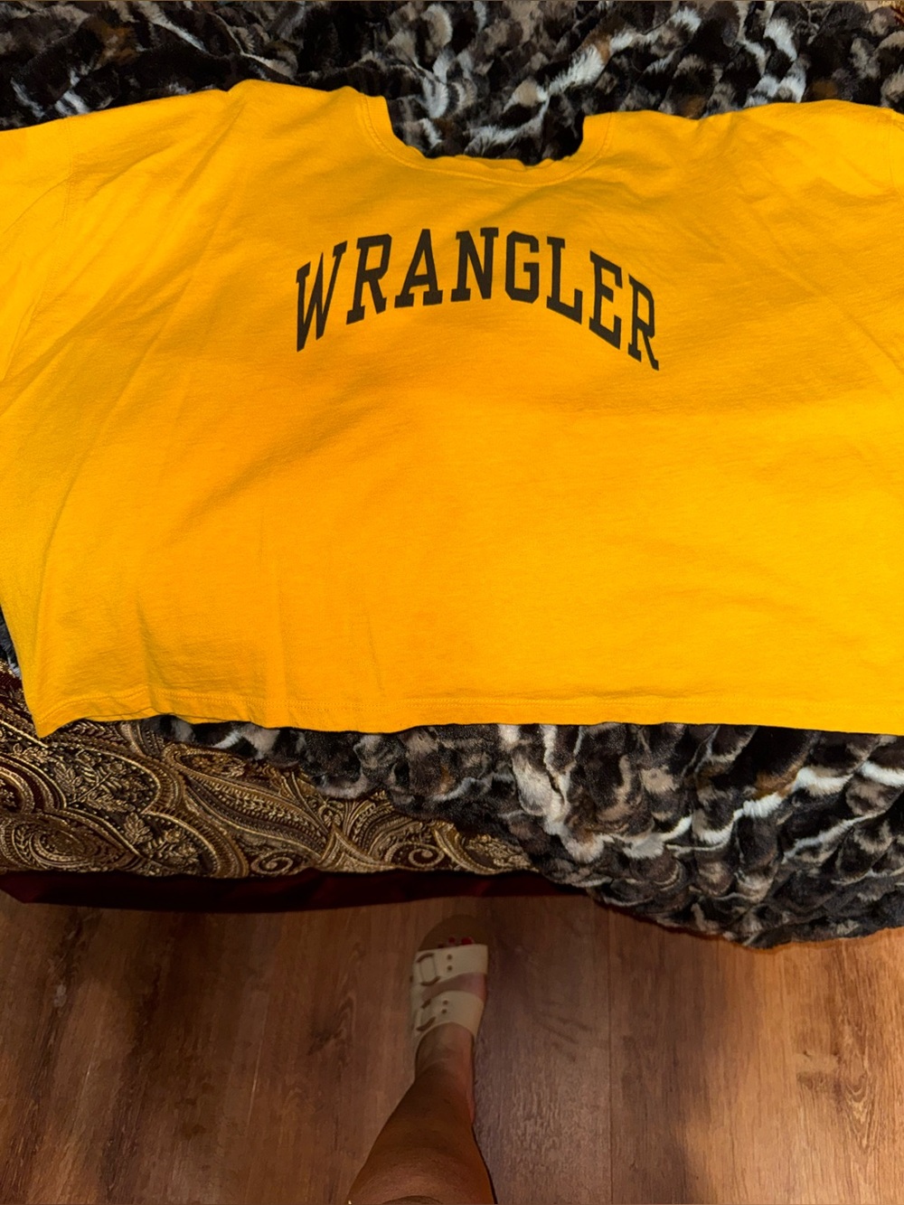Women’s Wrangler crop top. Size XL